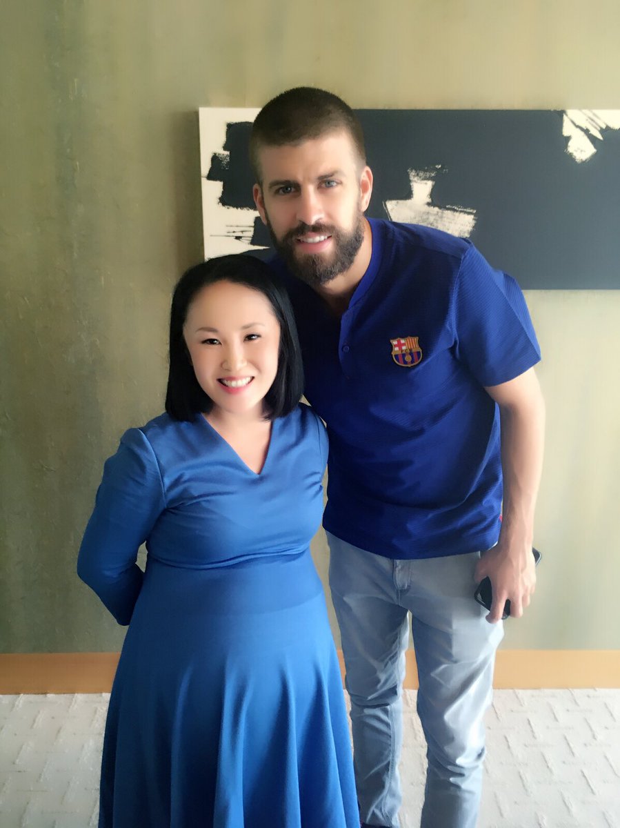Mariko Oi 大井真理子 Sur Twitter Perk Of The Job With Neymarjr 3gerardpique As They Visit To Rakutenjp Deal バルサ 楽天のパートナー契約も取材 ネイマール選手とピケ選手のインタビュー 明朝のニュースディで放送 T Co