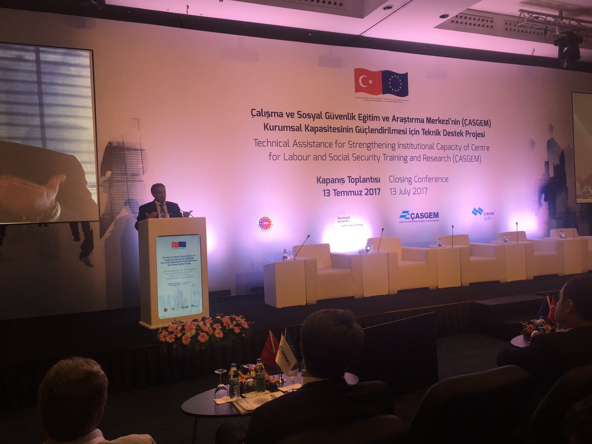 Ankara Sosyal Bilimler Üniversitesi Rektörü Sayın Prof. Dr. Mehmet BARCA konuşmalarını gerçekleştiriyor.