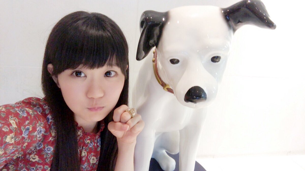 東山奈央 オフィシャル ビクタースタジオ このあとはトレーニングに行きます 汗かくぞー それまで 少し時間があるので 久々に皆さんに聞いてみたり できるかな そわそわダンス みんな イマドコー 東山奈央 Naobou