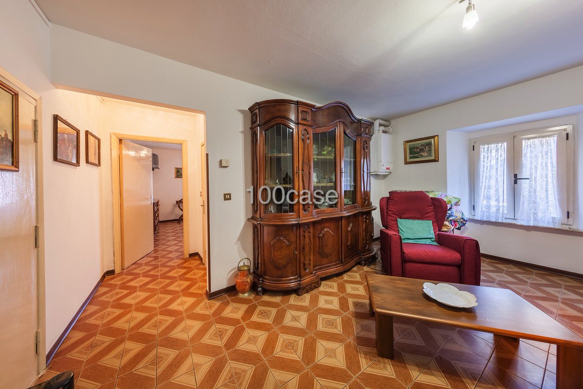 100_case's tweet image. #MonteAmiata #Toscana #AbbadiaSanSalvatore #vendita #appartamento con garage e giardino in centro @100_case