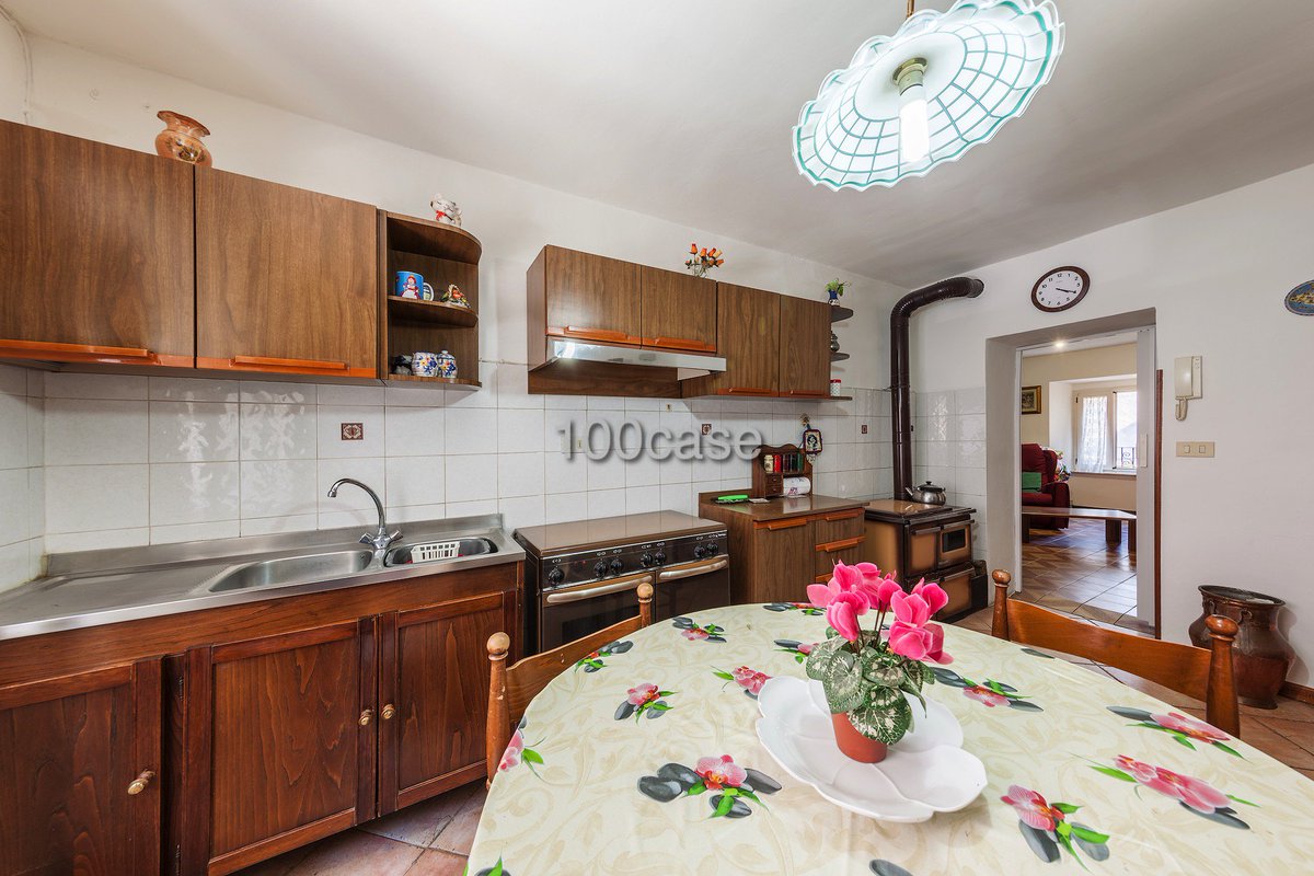 100_case's tweet image. #MonteAmiata #Toscana #AbbadiaSanSalvatore #vendita #appartamento con garage e giardino in centro @100_case