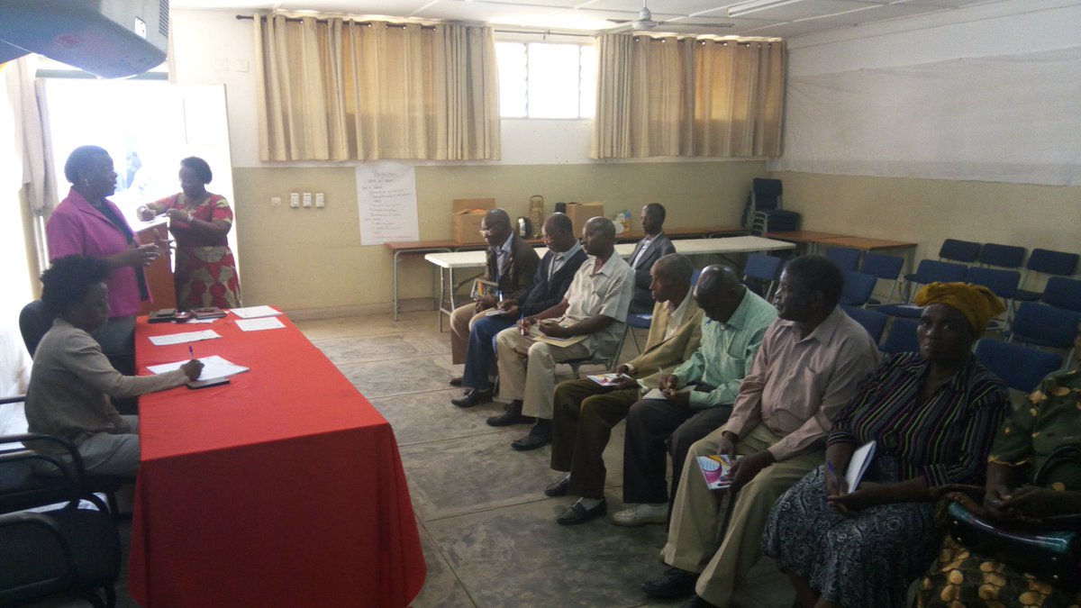 RedeHOPEM's tweet photo. Início da formação com líderes comunitários sobre o combate da VCM nos espaços públicos em colaboração com a ONU Mulheres e Município https://t.co/CeJA1CZrF9