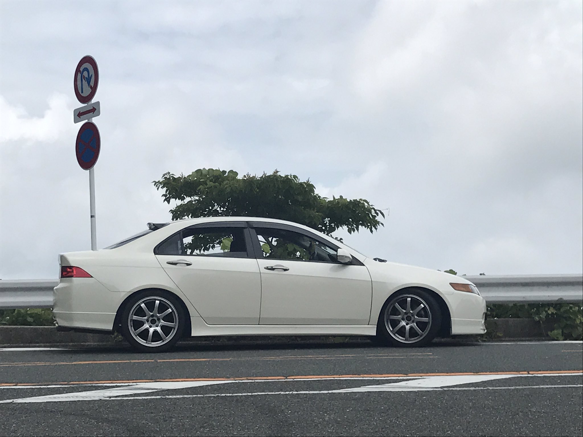 げんき Tsxgang 固定変更っっ とりあえず 紹介 前期アコードユーロr 少しずつホンダマークを 消している最中で 目指すはusスタイル 今後の予定は ホイールdiyリペアと 試行錯誤中です 沢山の人々に出会いたいです Cl7