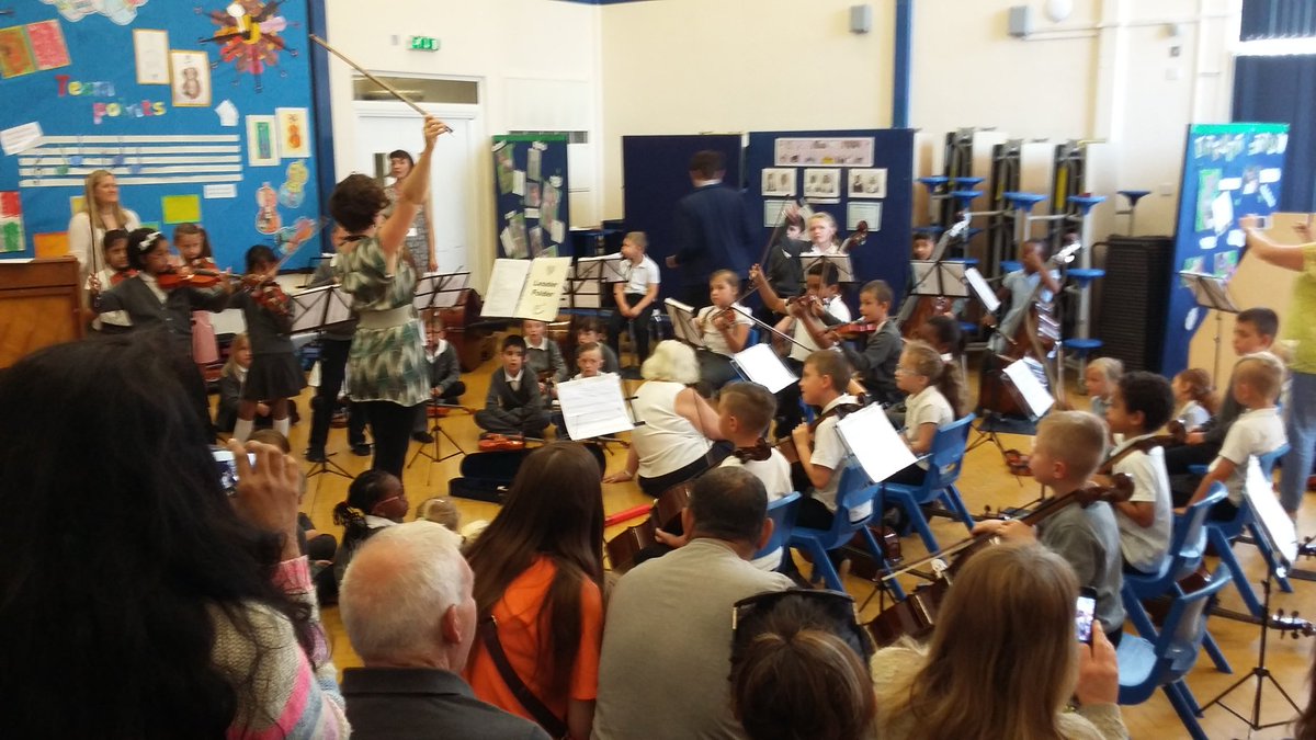 Opera_North_Ed's tweet photo. #InHarmonyON sharing performances round 2! Our Low Road Yr 1, 2 &amp; 3s are sounding fantastic. So nice to share hard work w/ friends &amp; family https://t.co/3ABVk3v7dE