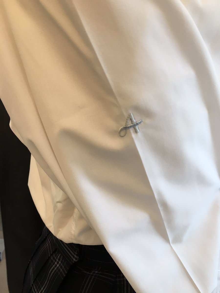 飛鳥未来きずな高校 神戸キャンパス きずなの制服にはさりげなくaの刺繍ロゴが入ってます みんなアレンジしながらオリジナルの制服 を楽しんでいます 秋には制服の試着用サンプルが届く予定です お楽しみに T Co Hwcspdrly8 制服 きずな ロゴ