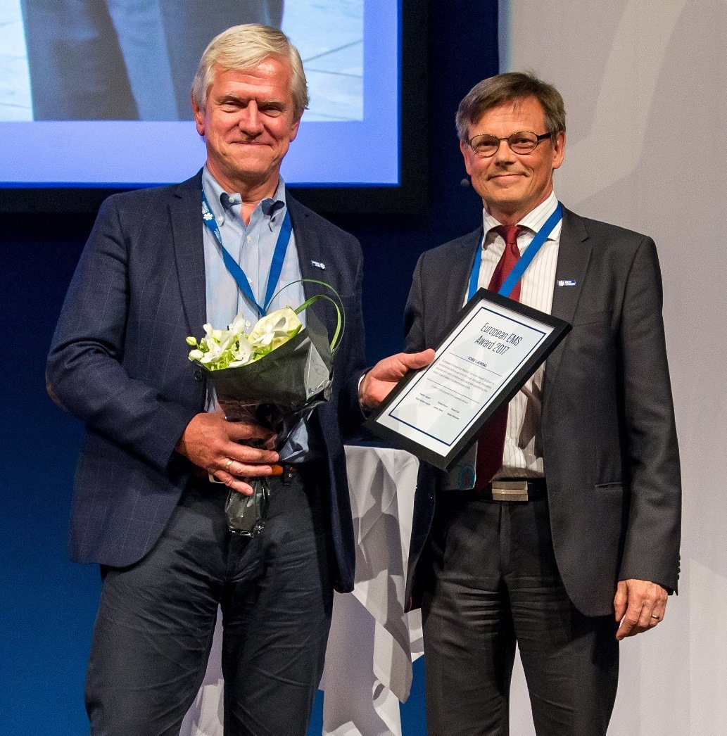 Our congratulations to the first recipient of the European EMS Award; Tore Laerdal, awarded at #EMS2017: bit.ly/2t6ewh2