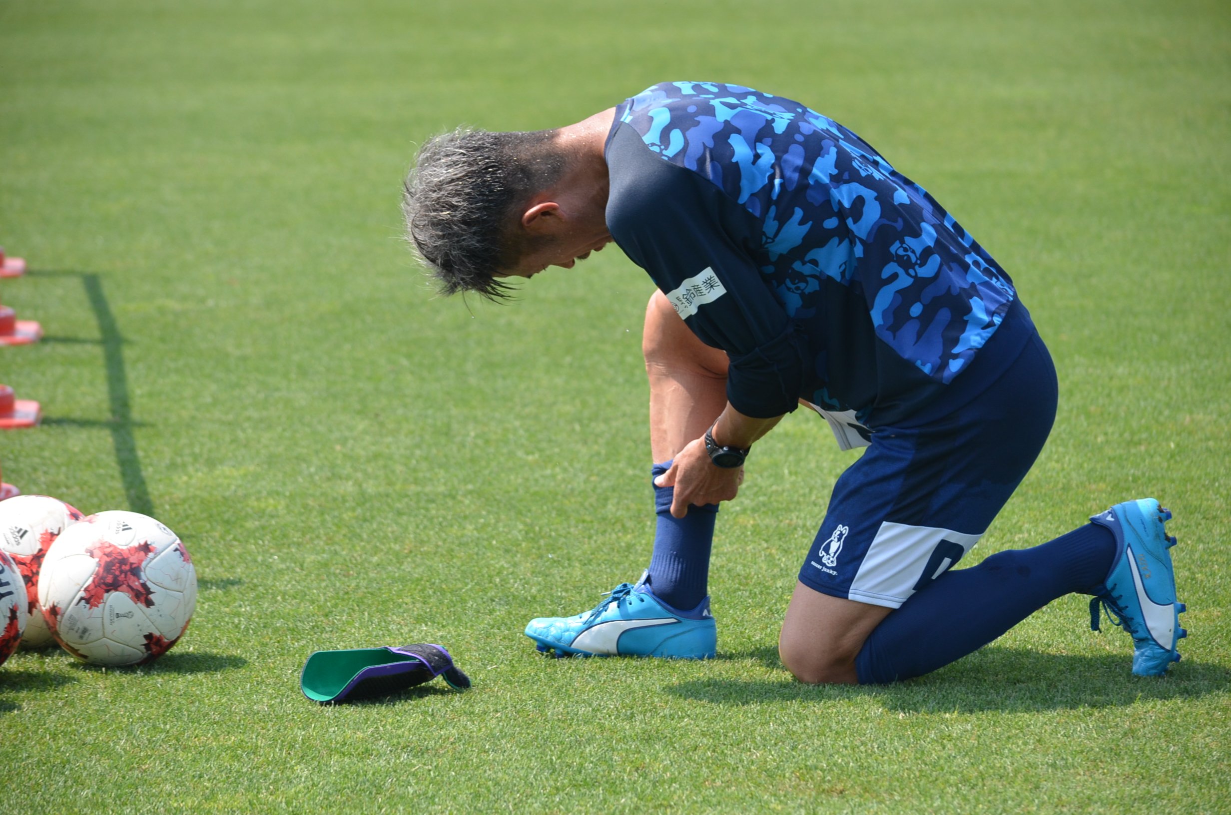 横浜fc 公式 在 Twitter 上 カズ選手の最新状況がみられるのは横浜fc公式instagram Facebook ぜひフォローしてご覧ください 7 15fc岐阜戦はカズ選手の スパイクと同じhama Blueカラーで三ツ沢に集合 Kazu 三浦知良 T Co Uwhoogdgrd T Co