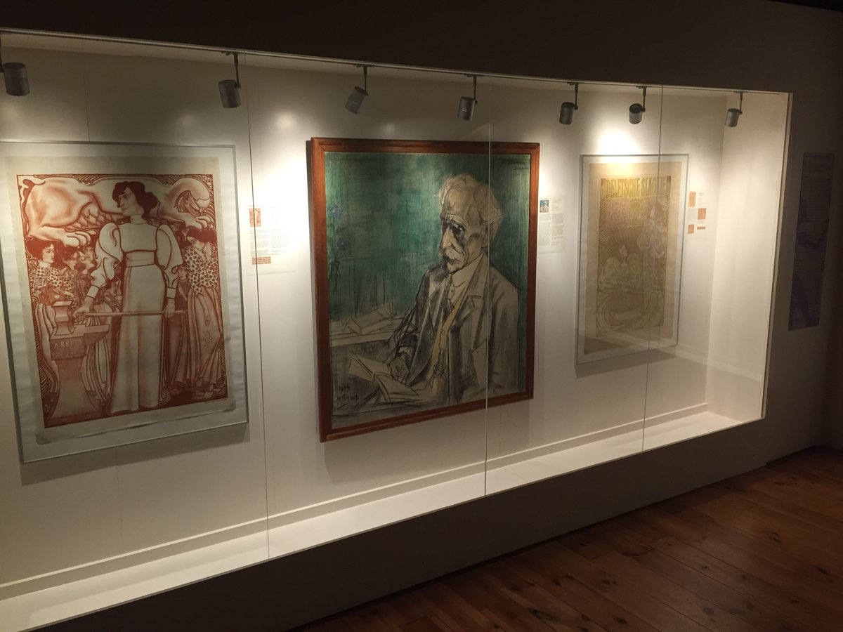 Vink_SignsGraph's tweet photo. Voor een nieuwe tentoonstelling geleverd aan"Société Musée Lalique Pays Bas" in het mooie Doesburg #Acrylaat helder 10MM #VINK #Kunststoffen https://t.co/lXe6TbK2qR