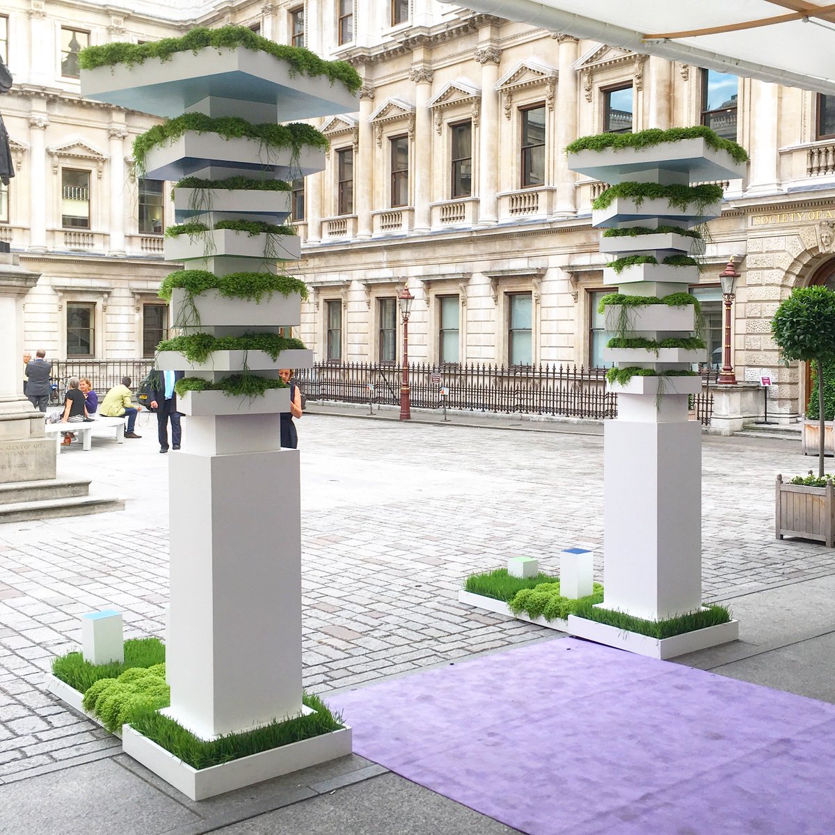 Amazing entrance <a href="/royalacademy/">Royal Academy</a> last month, created for us by the talented <a href="/VeeversCarter/">Veevers Carter</a>  and <a href="/EventConcept/">Event Concept</a>  #RASummer