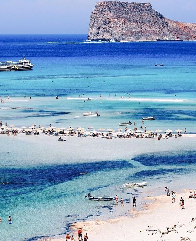 cartoville's tweet photo. // UNE JOURNÉE PLAYA EN .... #Crete avec #cartoville ! photo : @talinegabriel •
•
•
• #topcretephoto #greece #to… https://t.co/XnPjKUzAnk https://t.co/wPBT2St24M