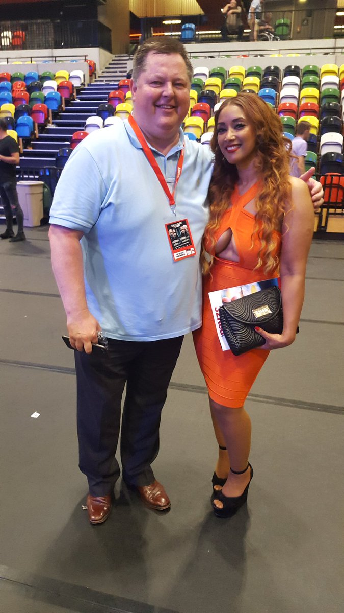Irenechoudhury's tweet image. @HennessySports #boxingpromoter #boxing @frankwarren_tv @boxnationtv #ringsideinterviewer #BoxingPresenter #boxingshow