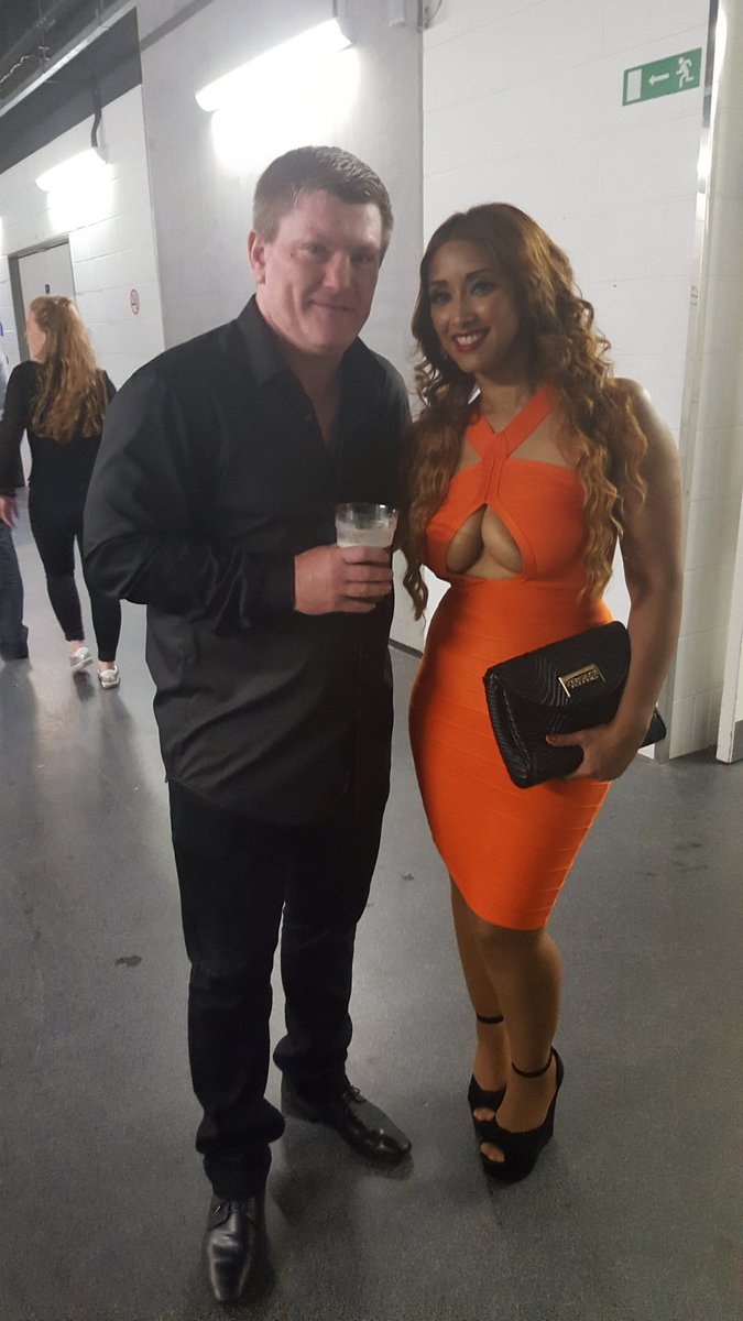 Irenechoudhury's tweet photo. @HitmanHatton #legend #boxinglegend #worldchampion #boxers #boxingfans #fightfans #boxingfanatics #ringsideinterviewer #BoxingPresenter https://t.co/LJ8O7sNJN3
