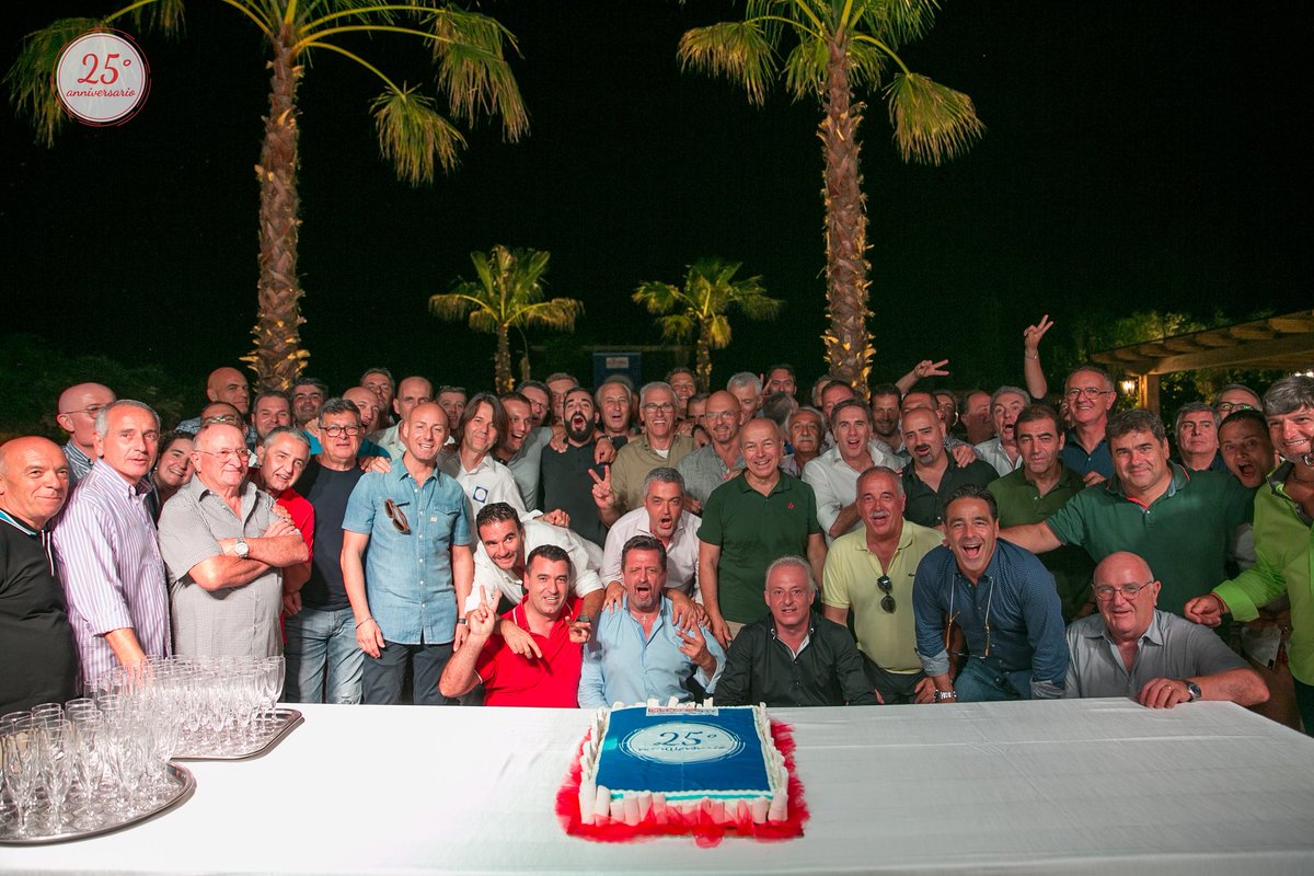 samataxi065551's tweet photo. Sabato abbiamo festeggiato i primi 25 anni. Per chi ci ha creduto e per chi ci crede ancora in una idea di #taxi innovativa. #samarcanda25 https://t.co/RRWI0LFMBV