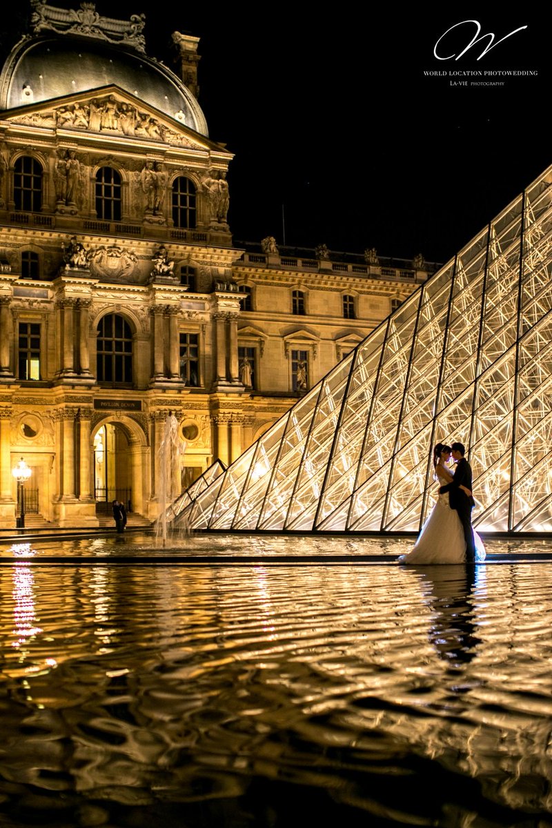 ラヴィファクトリー 結婚写真 前撮り A Twitter World Location Photowedding パリ撮影 ルーブル美術館 オレンジ色に輝く四角錐のモチーフが神秘的さと美しさを演出してくれます T Co C7epdjmhyy T Co zsu1r9xg T Co Fplzsglm2y