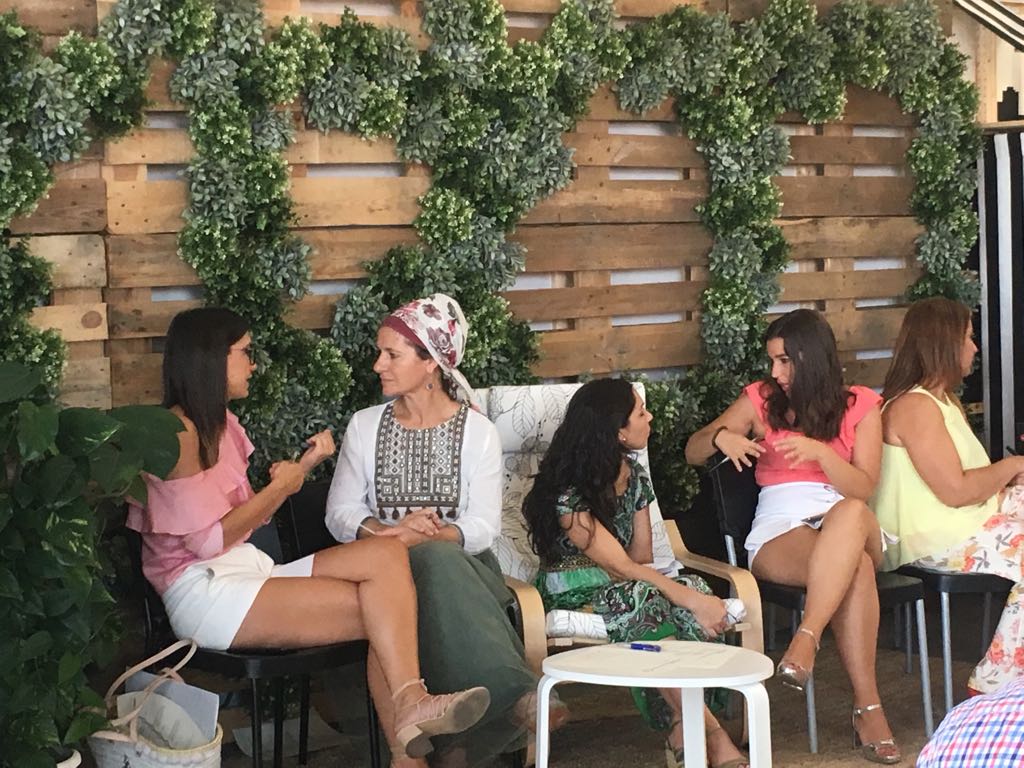 DressCodeCom's tweet image. En directo desde el espacio #Sinergium en la primera edición del #SummerNetworking. Un encuentro empresarial que está teniendo gran éxito!