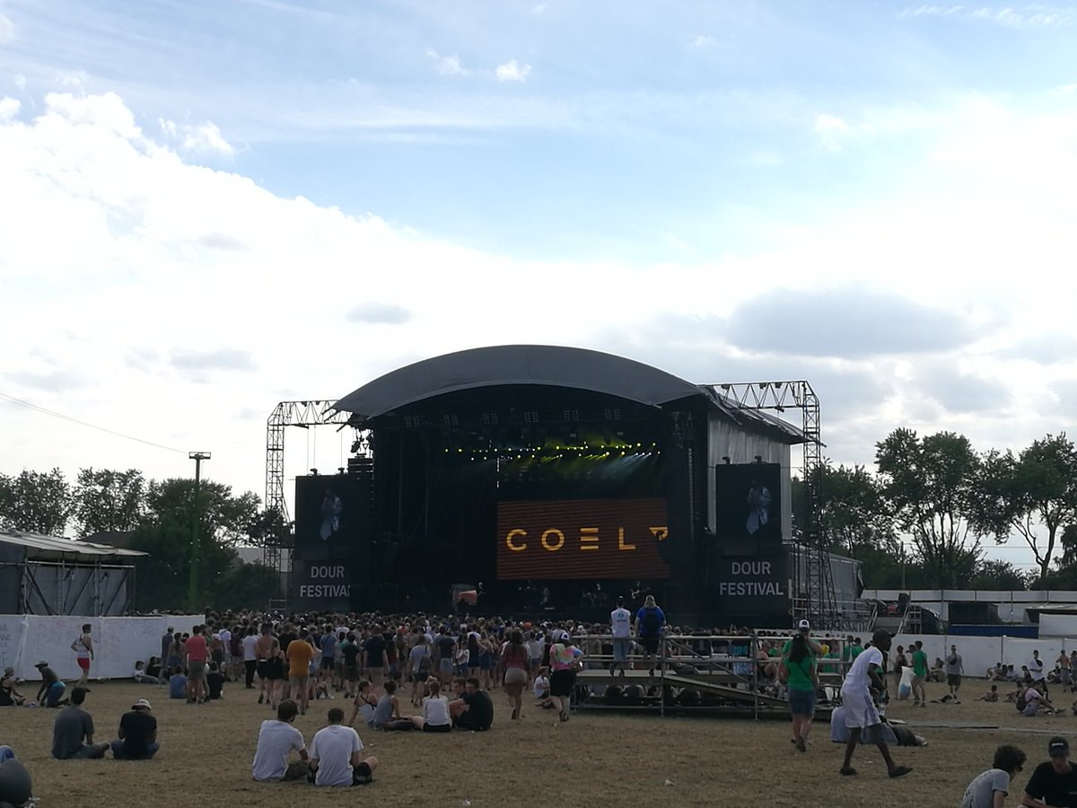 Girl power même sans #Solange à #Dour avec @CoelyCoely #Dour2017