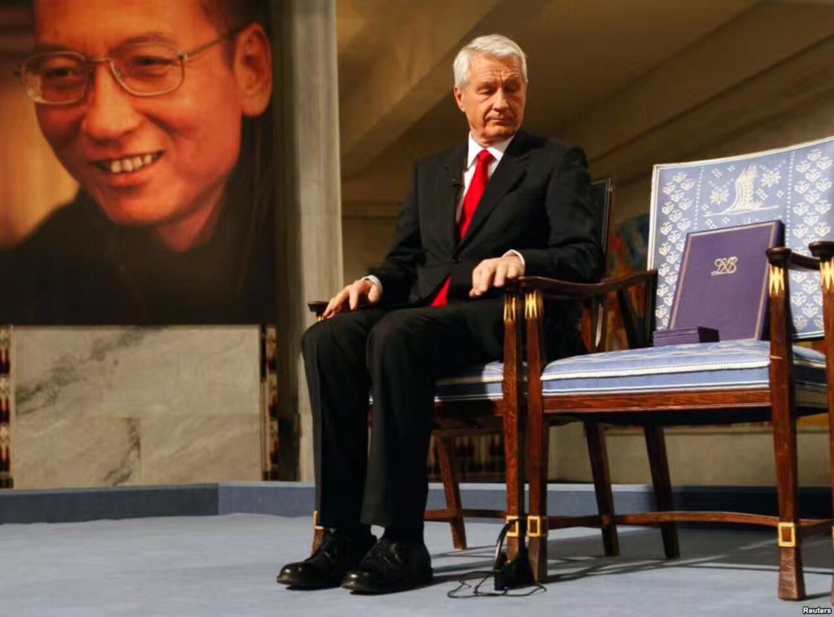 Colin_Linus's tweet photo. 人心生一念，天地尽皆知，善恶若无报，乾坤必有私。#R.I.P #LiuXiaoBo https://t.co/oszpknW5um