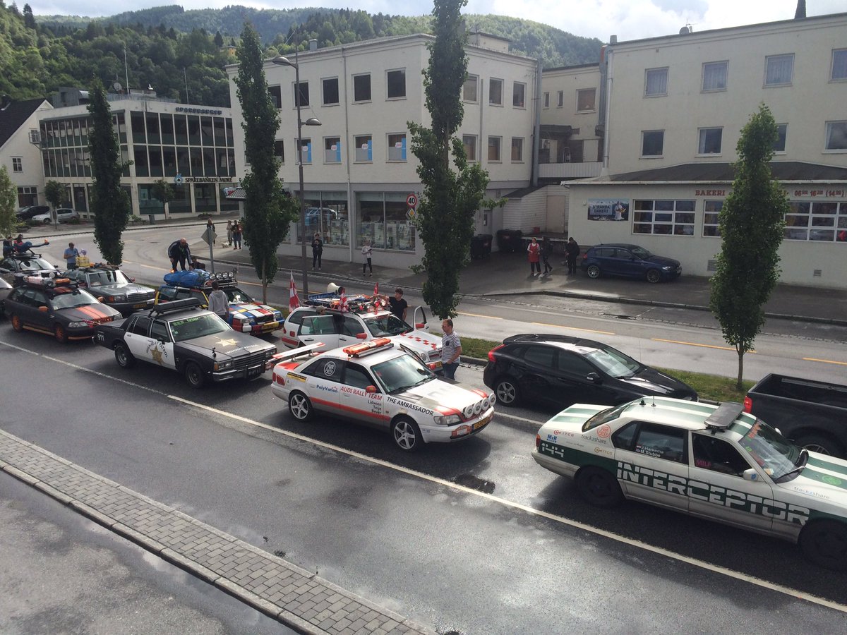 interceptor144's tweet photo. Met gezelschap! #parkandparty https://t.co/1P5l2RSulm