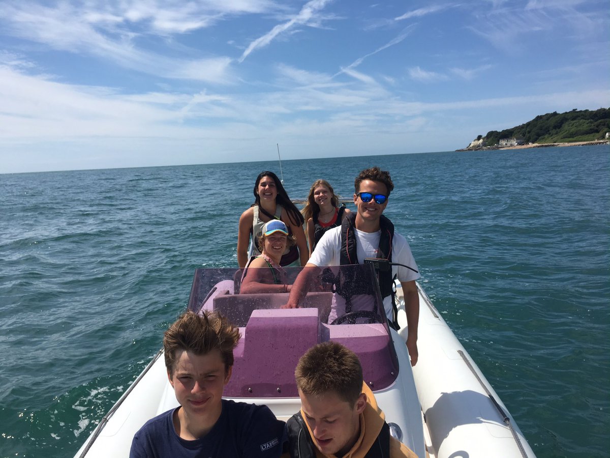 Kestrel_Project's tweet photo. Round Bembridge Ledge and heading home! Looking forward to seeing @hamblelifeboat cheering us on to the finish line! Thanks for the support! https://t.co/dhcipX5I3C