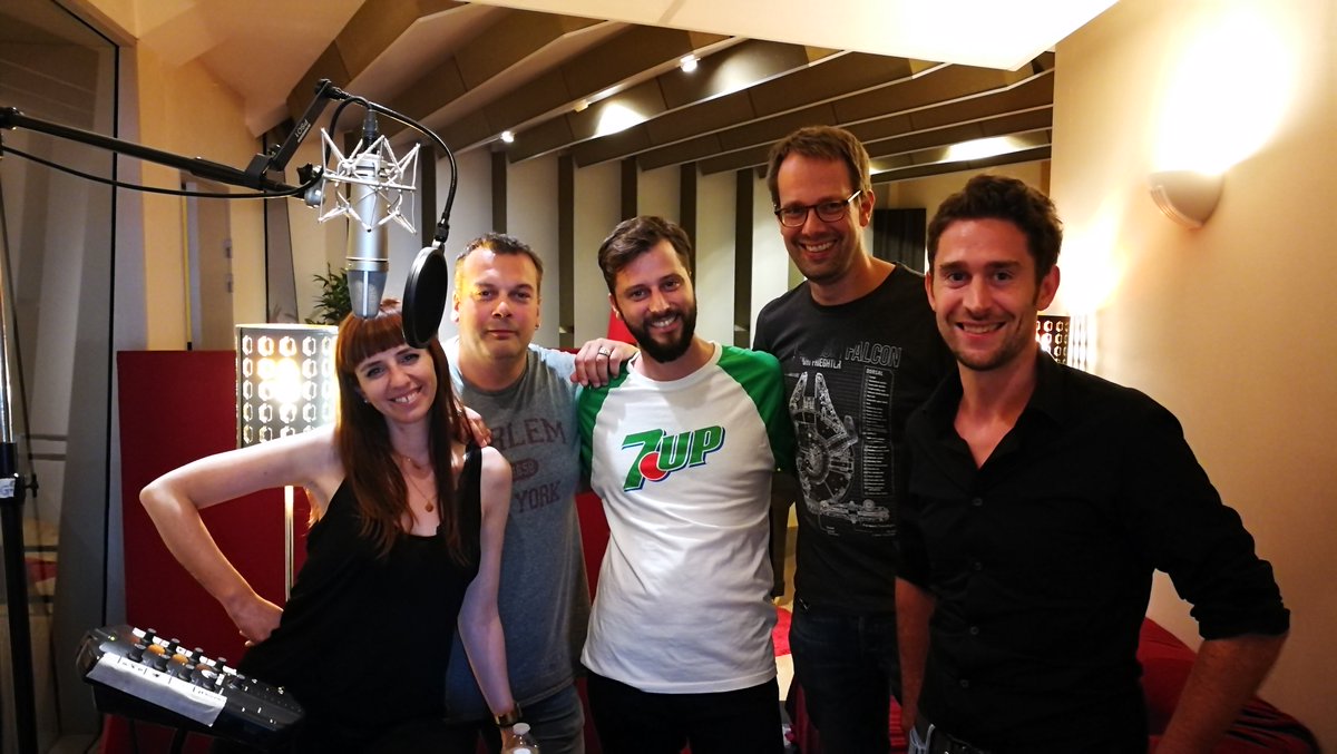 reelworldeurope's tweet photo. Finishing off our second day of vocal tracking in Paris. Happy days! And someone's got a new camera phone π #radio #jingles #ReelFAM https://t.co/Db20fLz4ag
