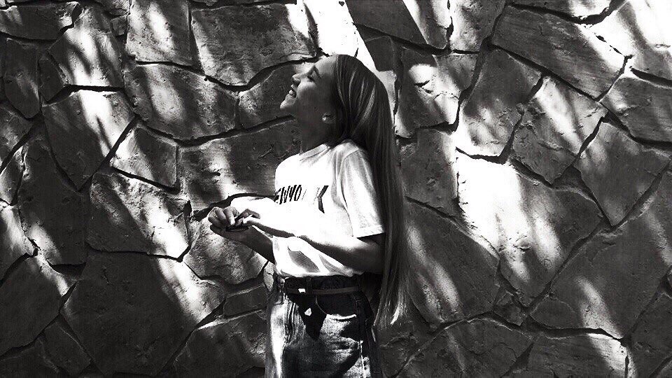 Devochka_Masha9's tweet photo. 🥀🖤страх заразен , но к счастью любовь тоже заразна 🖤🥀 https://t.co/A1mOMx2Wbd