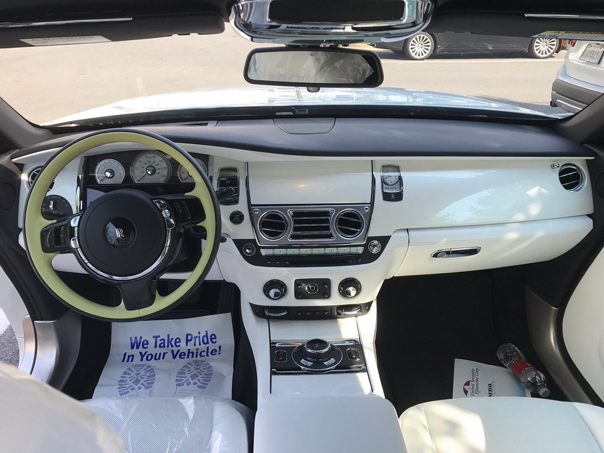 PassportAuto's tweet photo. Look who came in to play today...this HOT Rolls Royce!!! #teampassport #rollsroyce #rollsroycewraith https://t.co/KzQdNLOXLt