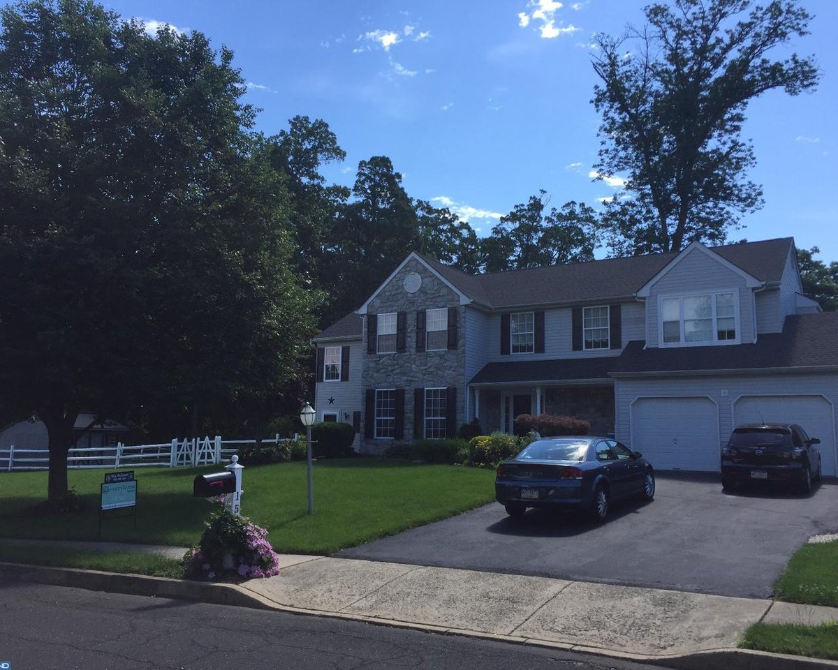 MyEveryHome's tweet photo. EveryHome power couple @CMcDEveryHome &amp; Lauren just listed two move-in ready homes in #Warrington #BucksCounty https://t.co/nBfPytha6O https://t.co/yqI4caWkV9