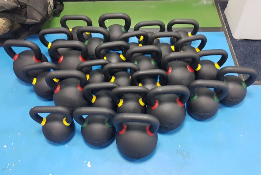 AgainfasterAE's tweet photo. Our Most recent delivery of #kettlebells to #JESSArabianRanches 
These kids are #athleticmachines #studentathlete #mydubai #rugby #fitness https://t.co/phgjVfbR0w