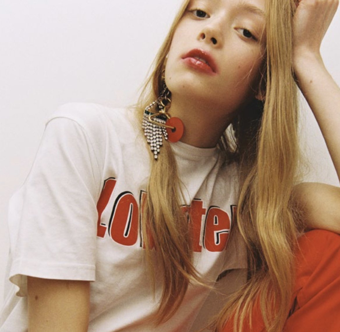 <a href="/PeterJensenLtd/">Peter Jensen Limited</a> 🦐 Moon Magazine styled by <a href="/veritypemberton/">Verity Pemberton</a> 🌹