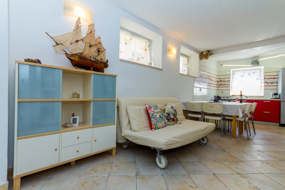 agoracomhr's tweet photo. Check out the new rental vacation in the #Rovinj center! https://t.co/JCYdj5oAB4 #agoravillas https://t.co/ccydbGyKLk