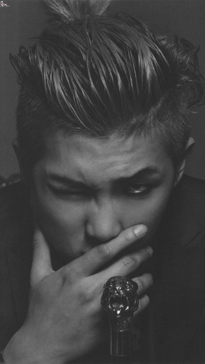 Bangtan11111111's tweet photo. #BTSGünü  Türkiye burada 💋 https://t.co/C0TxQhGSCD