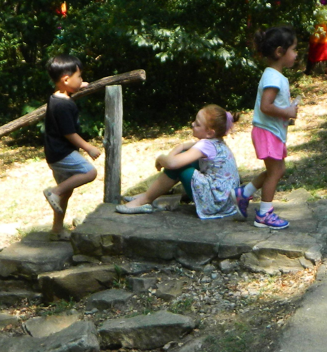 Bring your little ones up the mountain to search for gold at Treasure Hunt at Gold Mountain! #treasure #gold #burritt #familfriendly