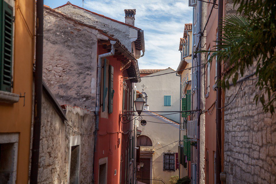 agoracomhr's tweet photo. Check out the new rental vacation in the #Rovinj center! https://t.co/JCYdj5oAB4 #agoravillas https://t.co/ccydbGyKLk