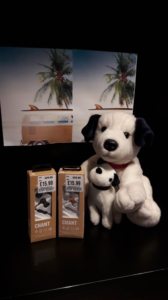 hmv_Coventry's tweet photo. #NippersTechTips Day 4 are the @HouseofMarleyUK  chant earphones Now only £15.99!!!!#hmvsummertech17 https://t.co/2eL6Hizbhu