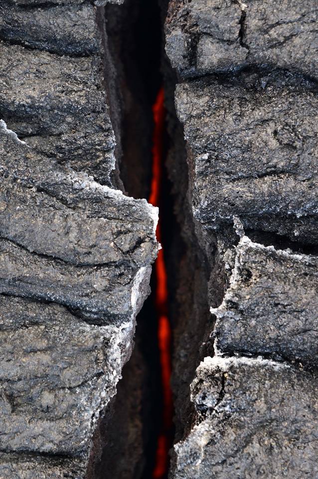 RosieKMcDonald's tweet photo. Throwback to seeing some actual lava during a trip to #ASLO2017 on the Big Island of Hawaii! #aslomtg https://t.co/gEimDUXrC5
