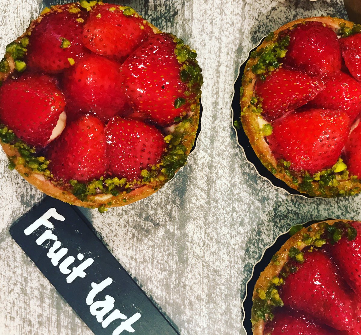 annagh_butler's tweet photo. Can't get through Thursday without something sweet @BSmitton @Shaunfrench84 @Gatherandgather #AfternoonSnacking https://t.co/8ihTLWeV8T