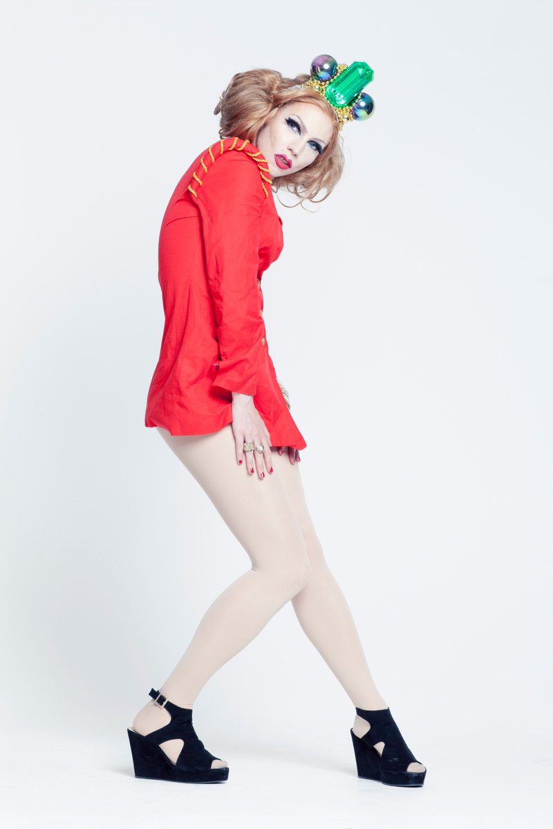 ⚜️I still dream of orgonon⚜️
Photo by Elliot Moody 
Wig styling by Webster Wigs
Headpiece by @fumbalinas