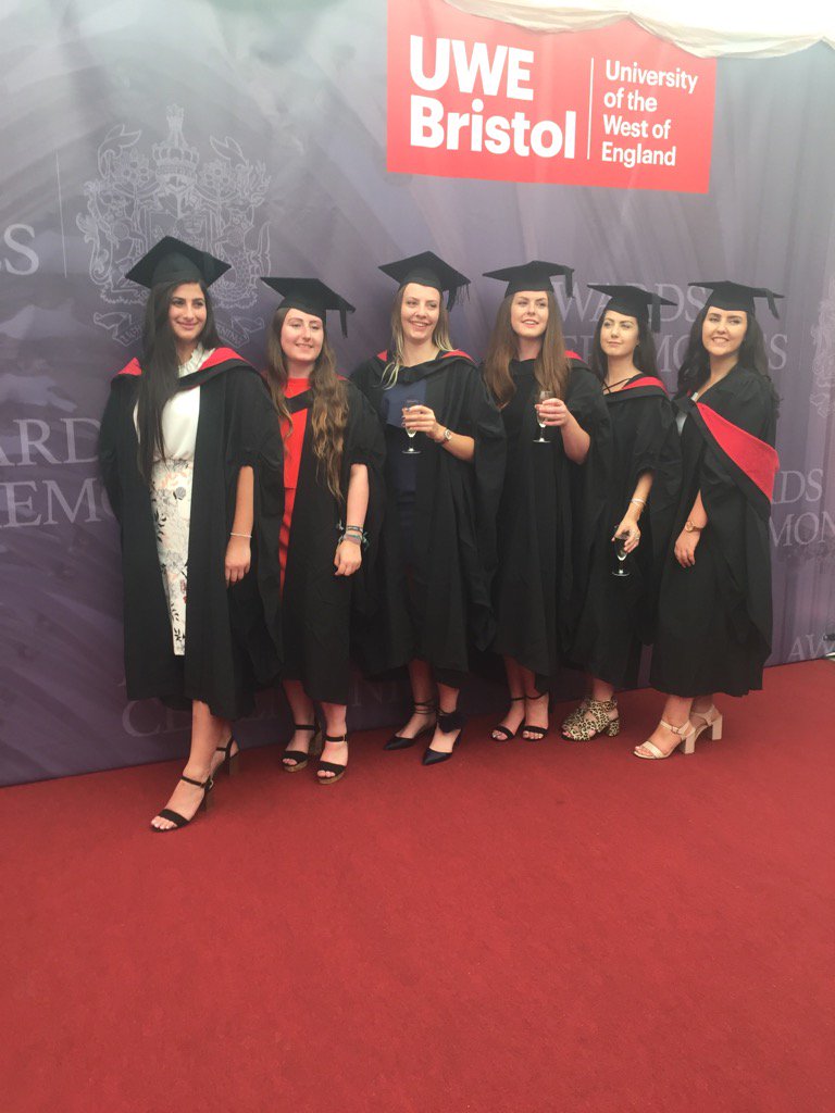 scillyx's tweet photo. #uwegraduation https://t.co/DqKWzG4Wyj