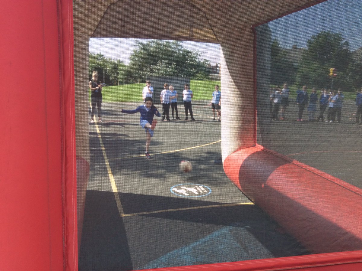 SAFCFoL's tweet photo. Some HOT SHOTS 🔥from @Grangetown_PS pupils on our #SpeedCage this morning! #SummerFayre https://t.co/BJXeAZSyVH