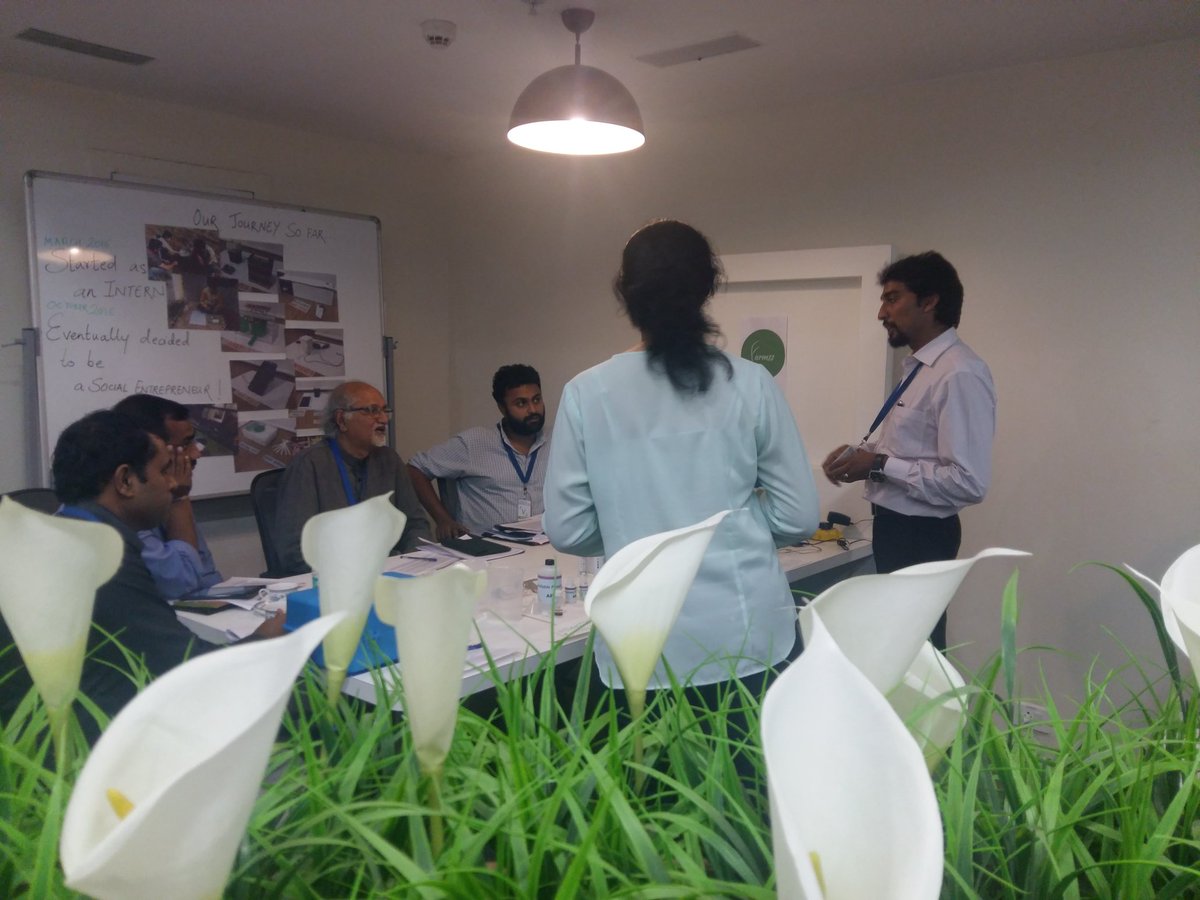 DigitalImpactSq's tweet photo. Team Farmss being reviewed by our jurors, @DoegarAniket, Prof. Uday Athavankar, IIT Bombay and Mr.Ganesh Neelam #DISQNOW https://t.co/ES52vWIEYP