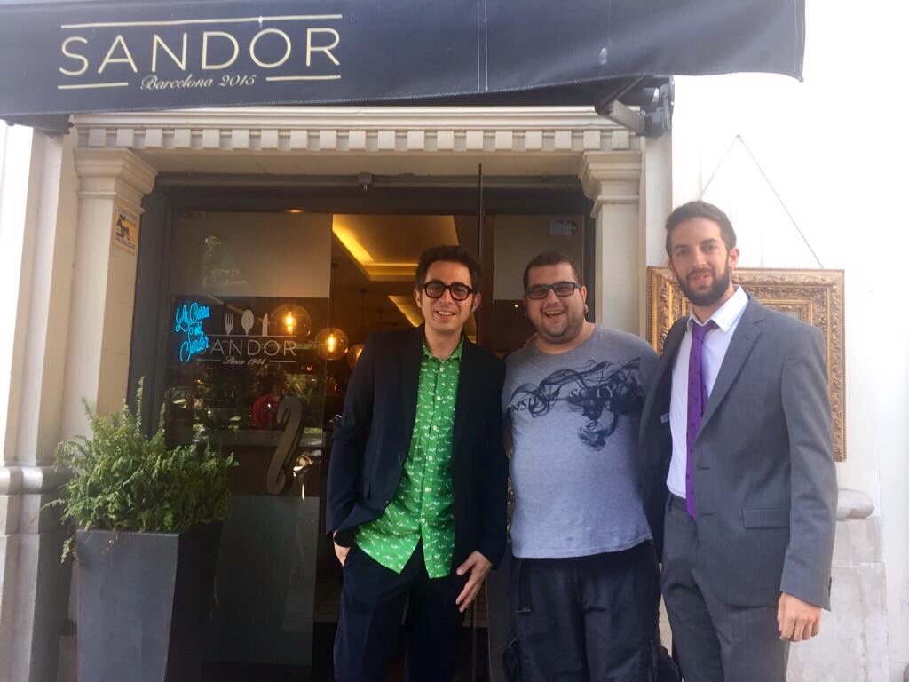sandorbcn's tweet photo. Tres cracks andan sueltos por Sandor ✨ Gracias por la visita #BertoRomero &amp; #DavidBroncano 😉 #Sandor #ElNuevoSandor #Gourmet #Restaurant https://t.co/1xI09fHCl7