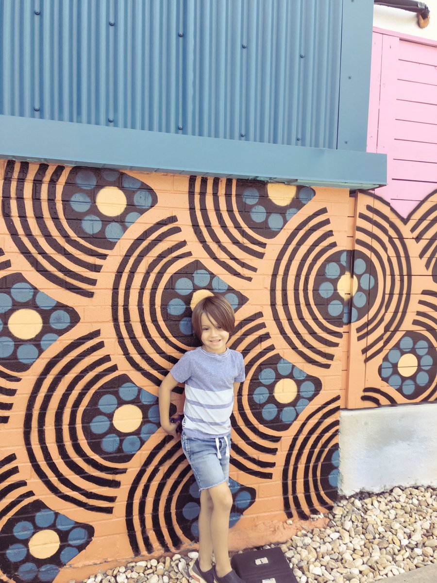 MiniMischief3's tweet image. One step closer to the wkd! #shoplocal #sale #MyHeart #momlife #summersale #kidsfashion #babygift