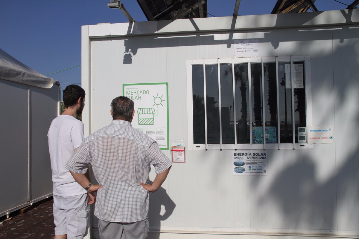 vlcilab's tweet photo. 🌞Vols saber més sobre els avantatges de l'energia solar? T'ho expliquem a la caseta que hem muntat a la Malvarrosa #TransitionCities https://t.co/qJqVOxiQZq