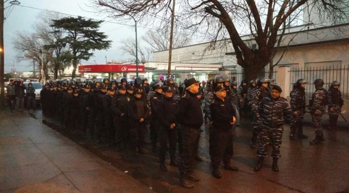 View image on Twitter