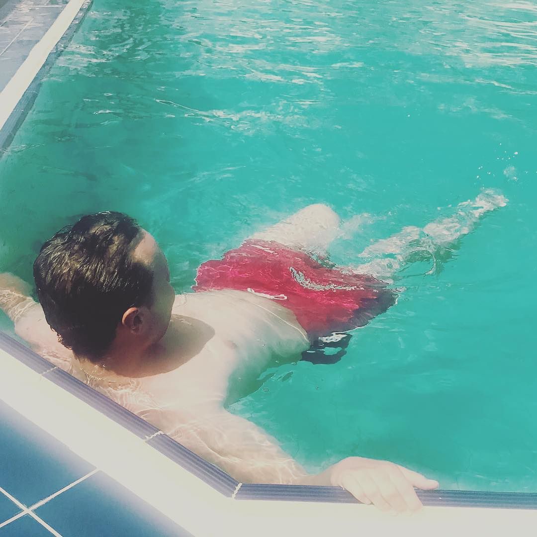_CallumHill's tweet photo. Poolside #zante #greece #zakynthos #pool #hotel #sun #sea #sand #holiday #beach #sunburn https://t.co/SNbGPnm2jl