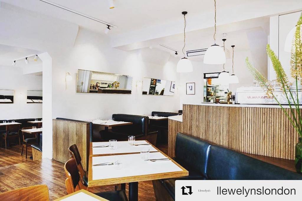 Volcano_Coffee's tweet photo. Beautiful space and great people serving Volcano Coffee @llewelynslondon ❤️#coffeeaddict #specialty #food #beverag… https://t.co/zG5WPMWAMX https://t.co/0UGQLfsS3C