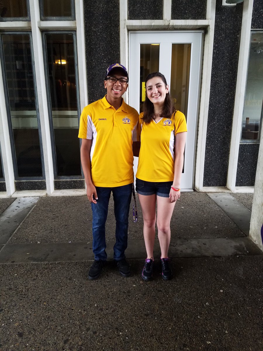 OL_Darius's tweet photo. High Fives all round for CONFERENCE FIVE! @OL_EmmaT #GOLDSQUAD #UAlbany21 https://t.co/h6OipGi3Fh