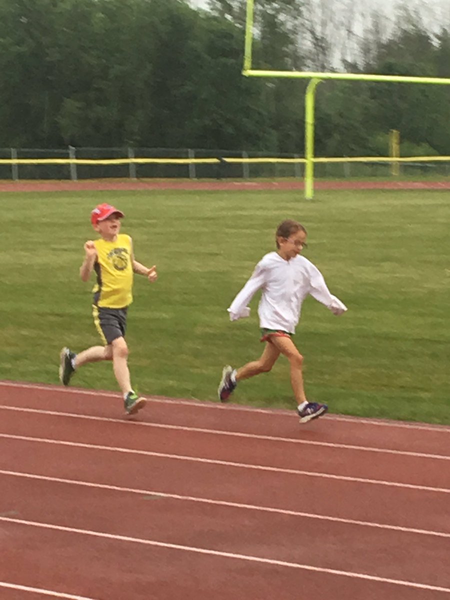 Lakeeffecttrack's tweet image. Meet takes place rain ☔️or shine🌞.  Only T-storms ⚡️would cause cancellation.  Stay tuned to Twitter/email for updates.  🏃🏼‍♀️