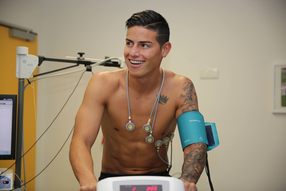 FCBayernEN's tweet photo. 📸 Take a look at @jamesdrodriguez's first couple of days as an #FCBayern player in pictures over at https://t.co/vfECg7D0lH 👀 #ServusJames https://t.co/BsVkc9lXYU