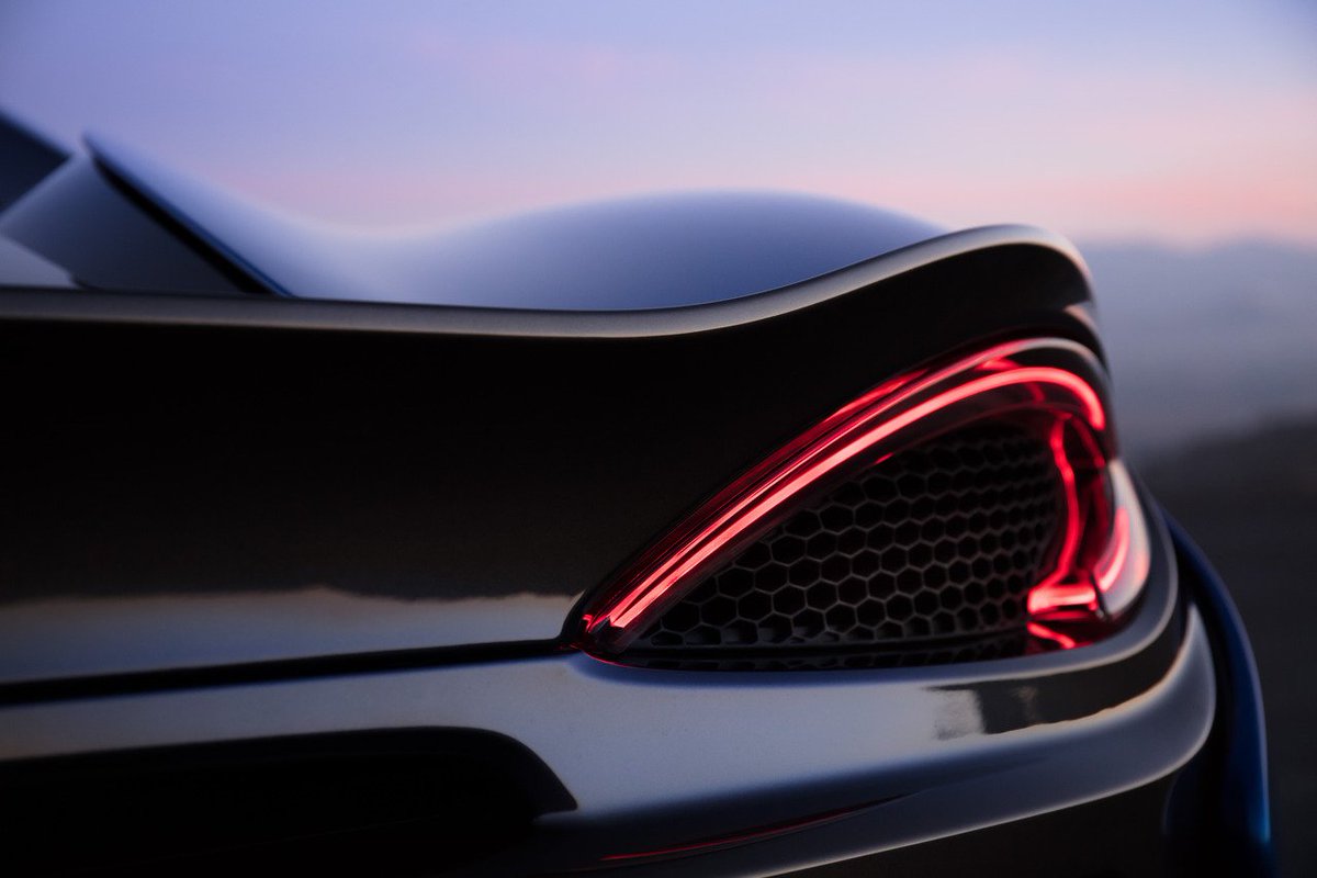 Rybrook McLaren в „LED headlights and the slimline LED tail lights on 570S Spider are in the shape of this McLaren symbol. #570s McLaren https://t.co/nifCsbfEVU“ / Twitter